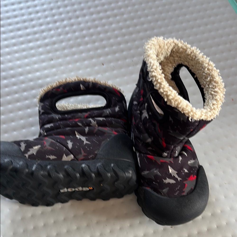 Bogs Kids' Black and Red Winter Boots